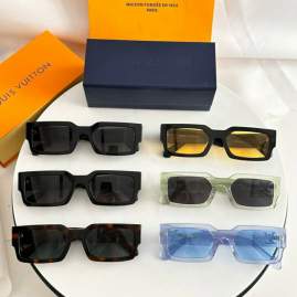 Picture of Louis Vuitton Sunglasses _SKUfw77644600fw